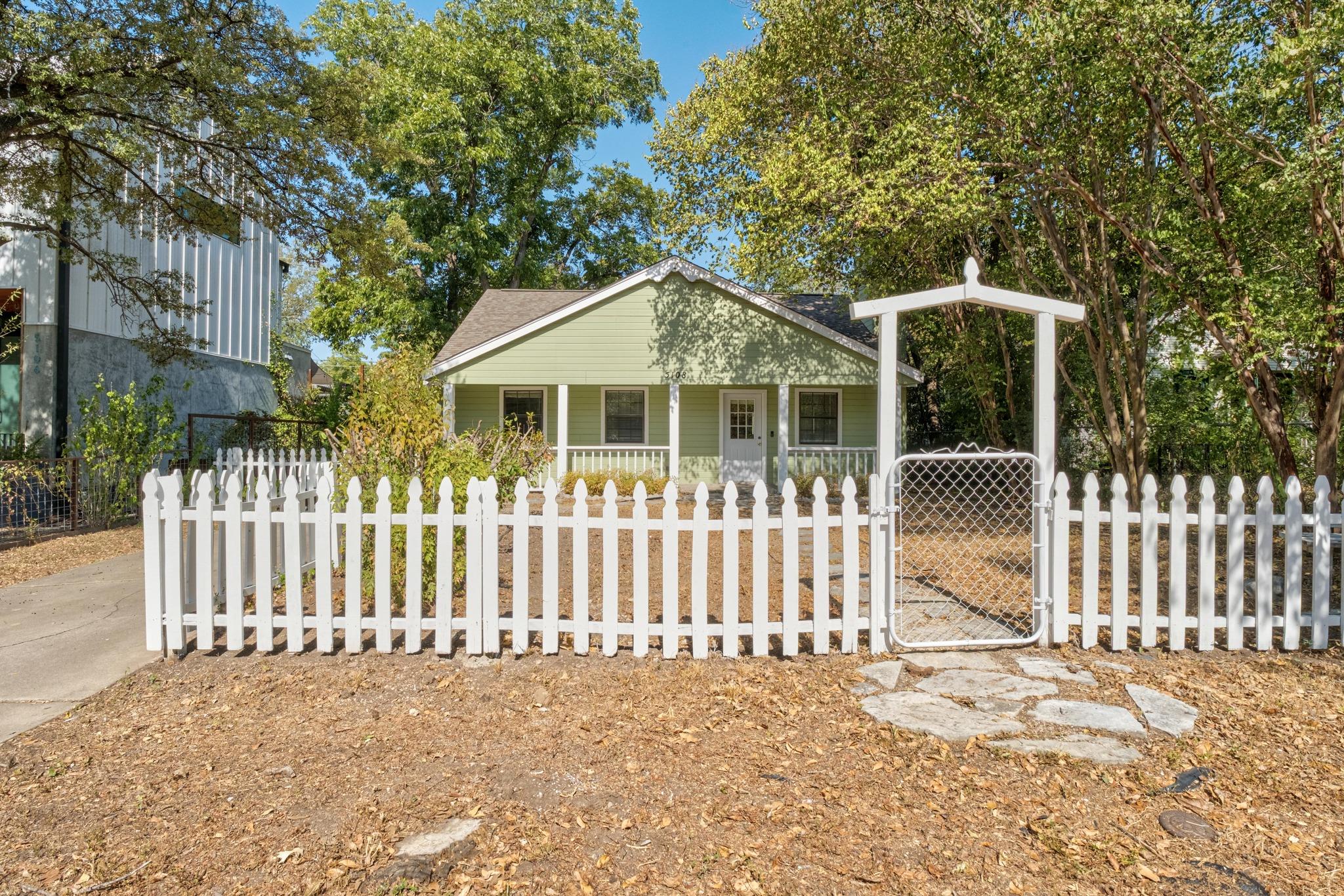 5108 Avenue H None Property Photo 6