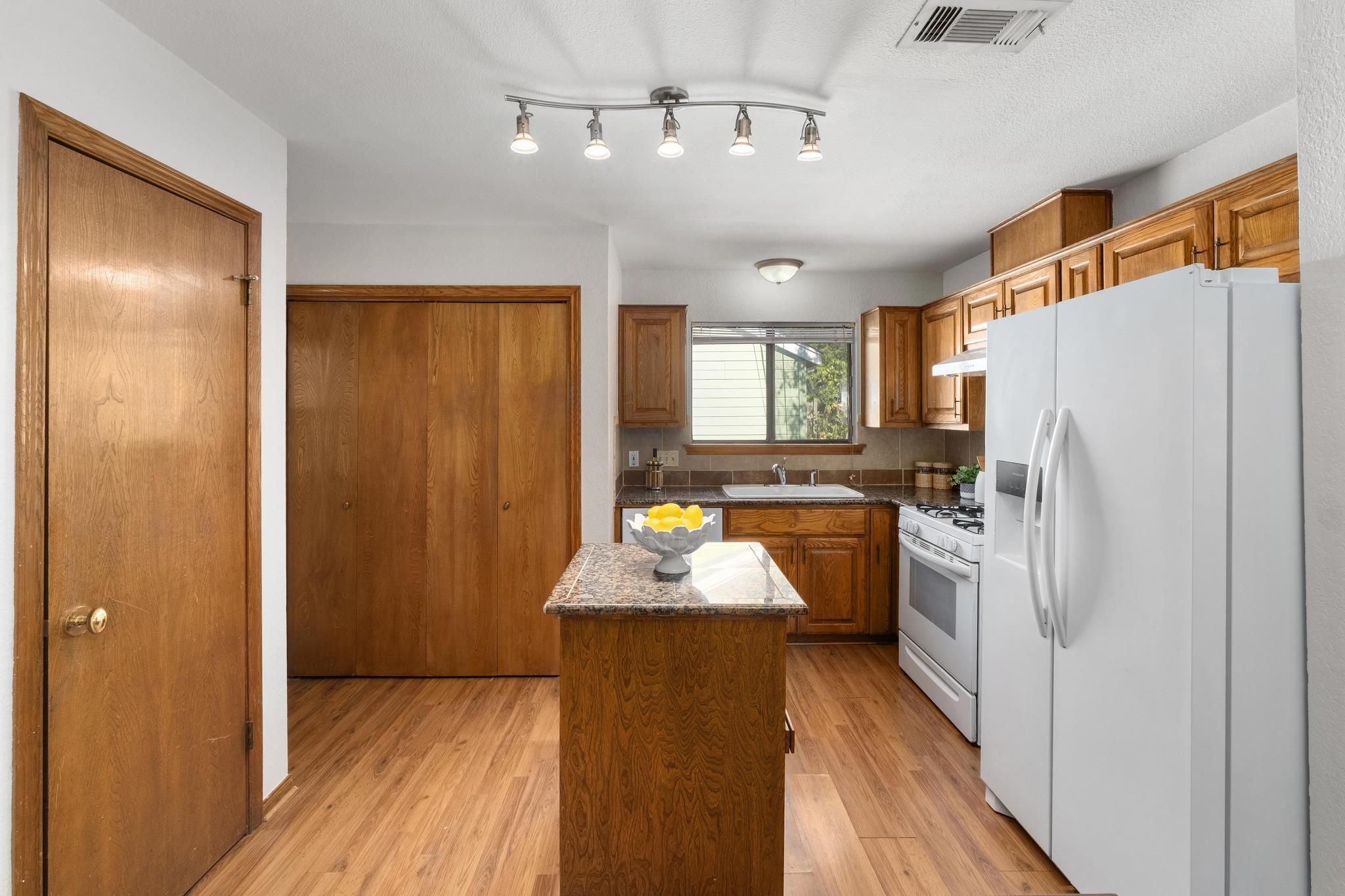 5108 Avenue H None Property Photo 12