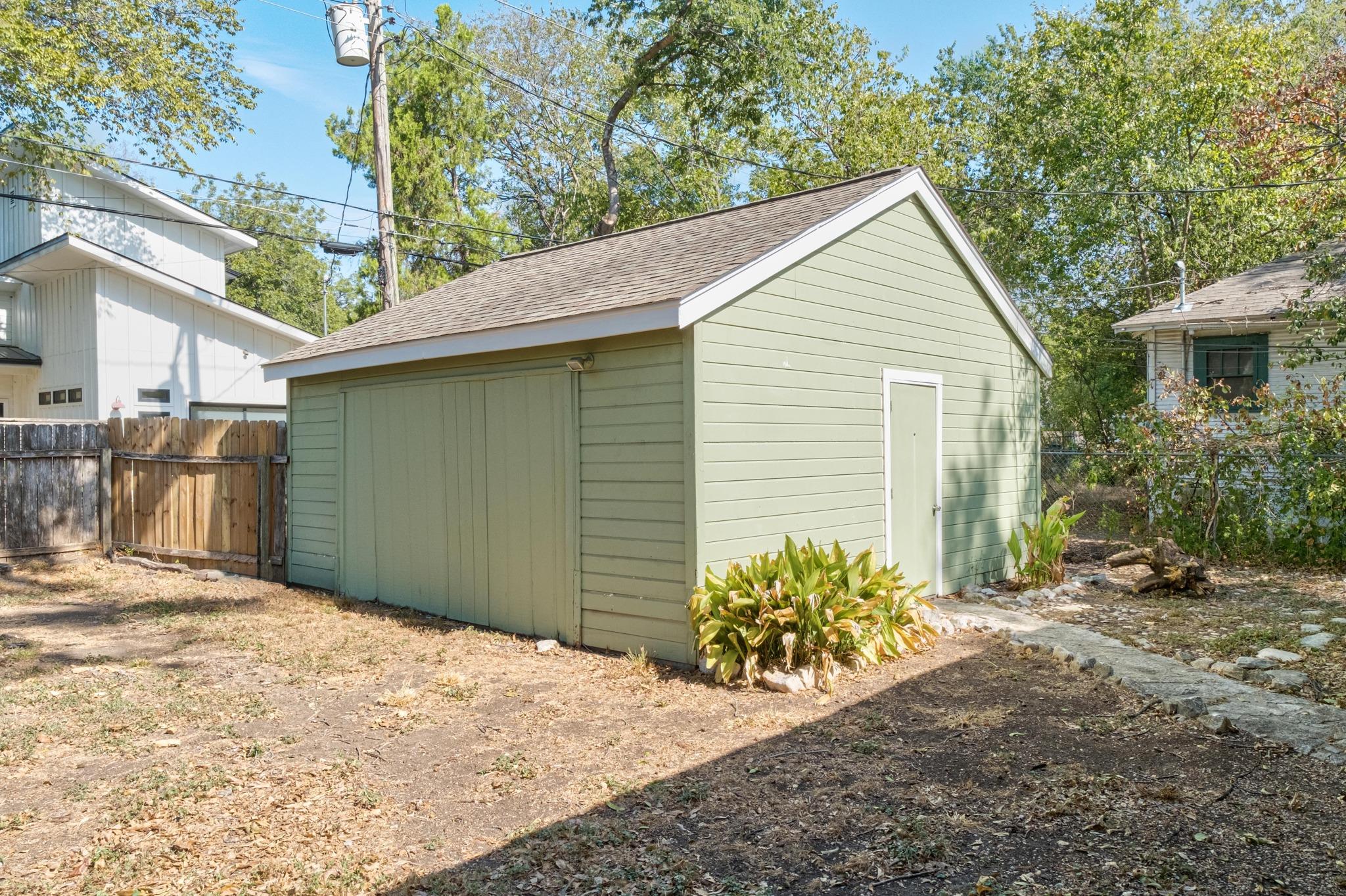 5108 Avenue H None Property Photo 36