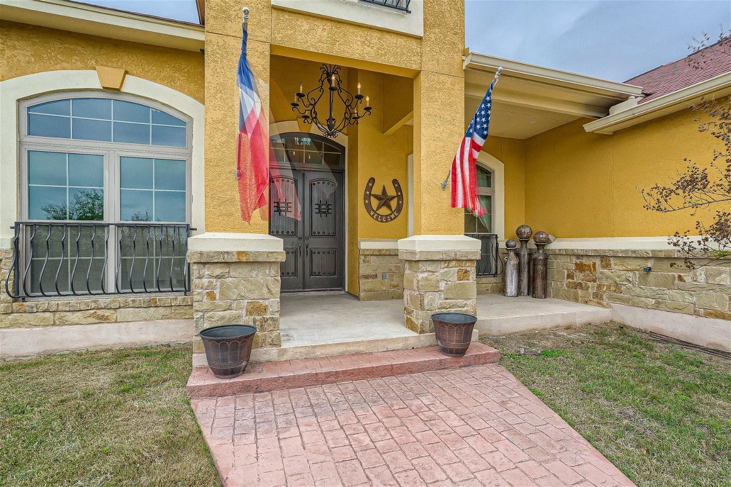 15207 Nightingale Ln Property Photo 6