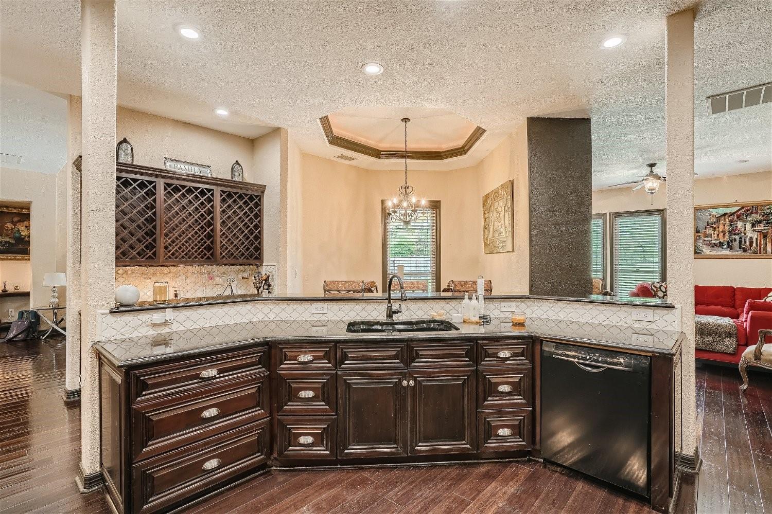 15207 Nightingale Ln Property Photo 11