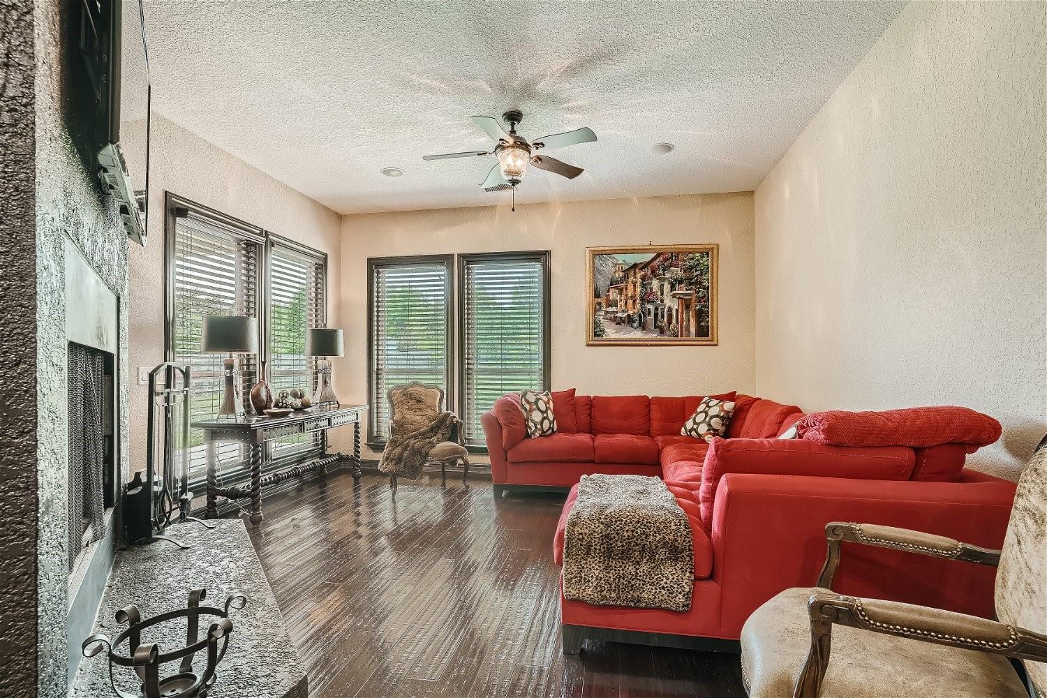 15207 Nightingale Ln Property Photo 13