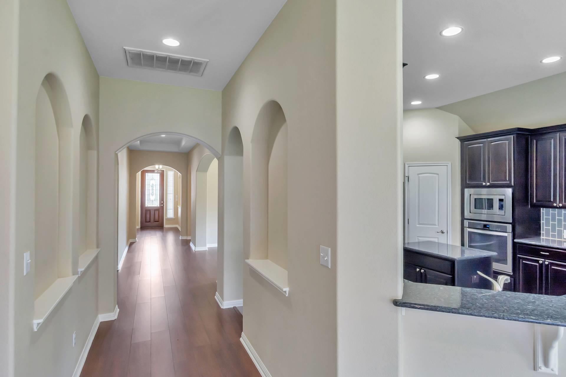 101 Dasher Dr Property Photo 3