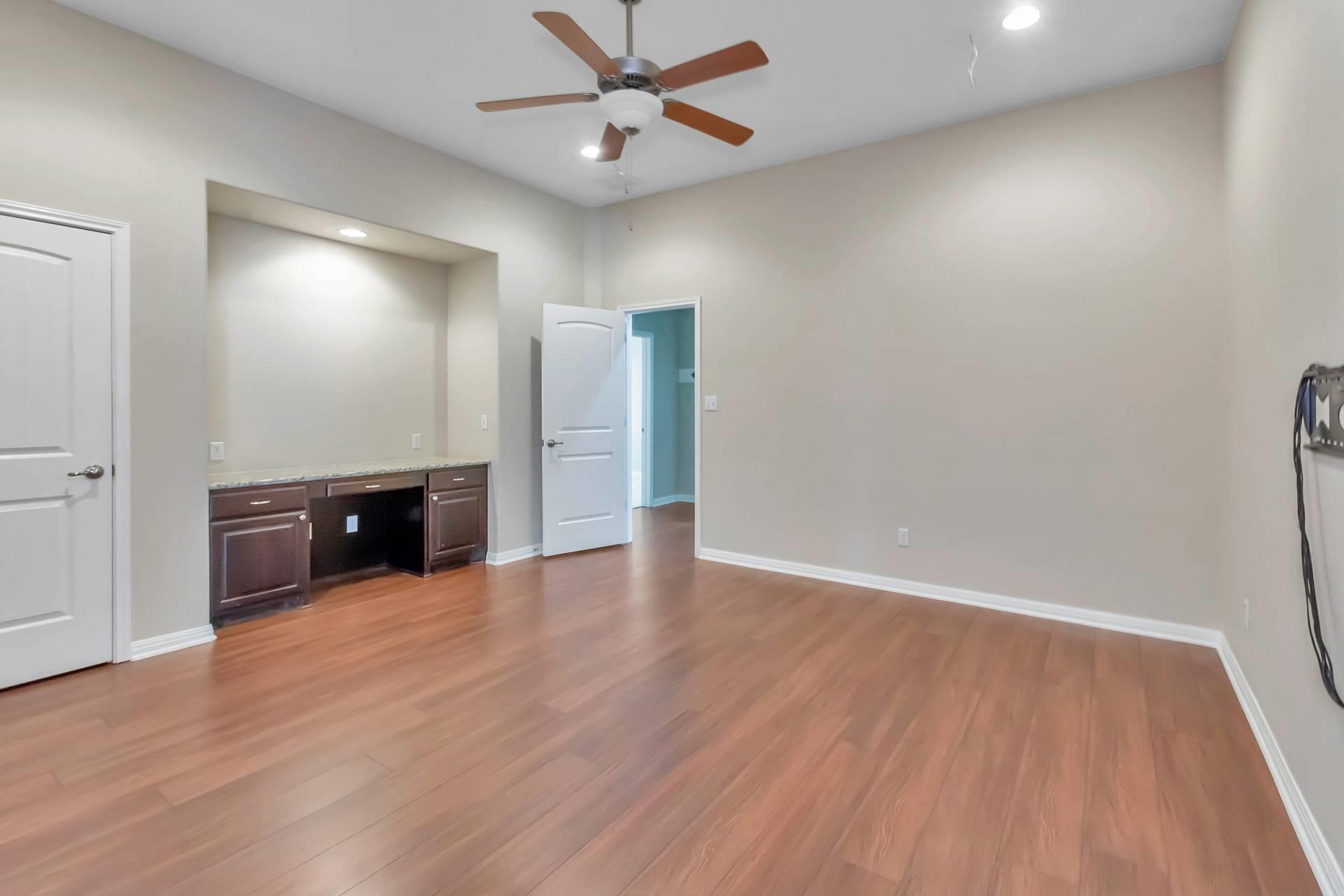 101 Dasher Dr Property Photo 14