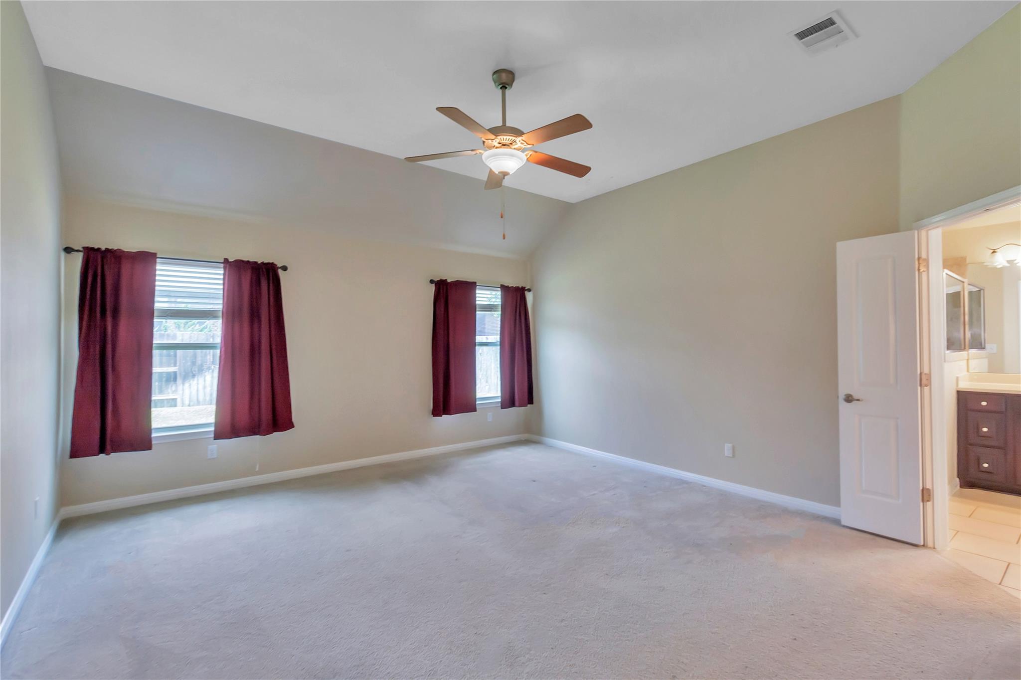 101 Dasher Dr Property Photo 16