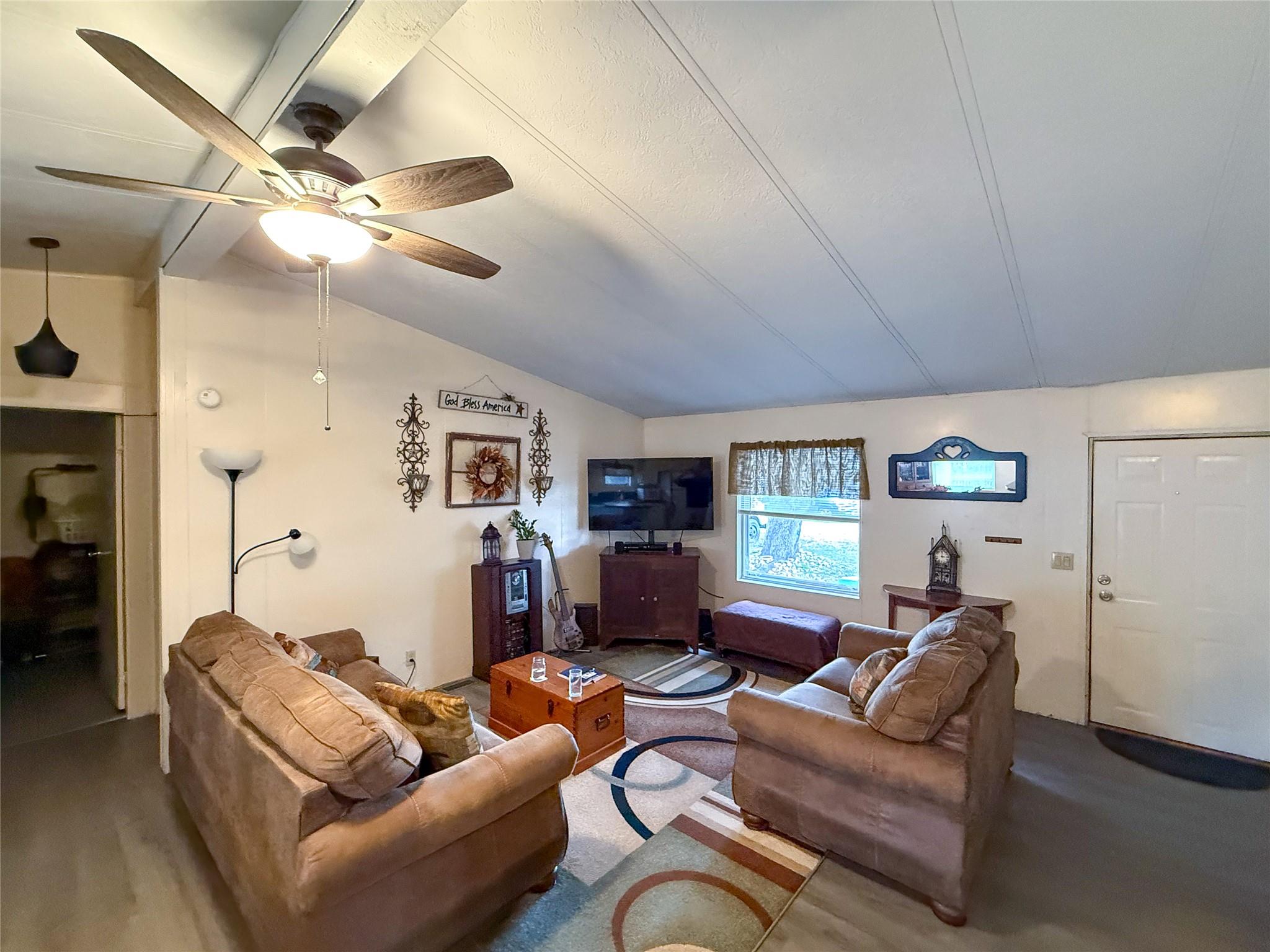 1055 N Franklin St Property Photo 11