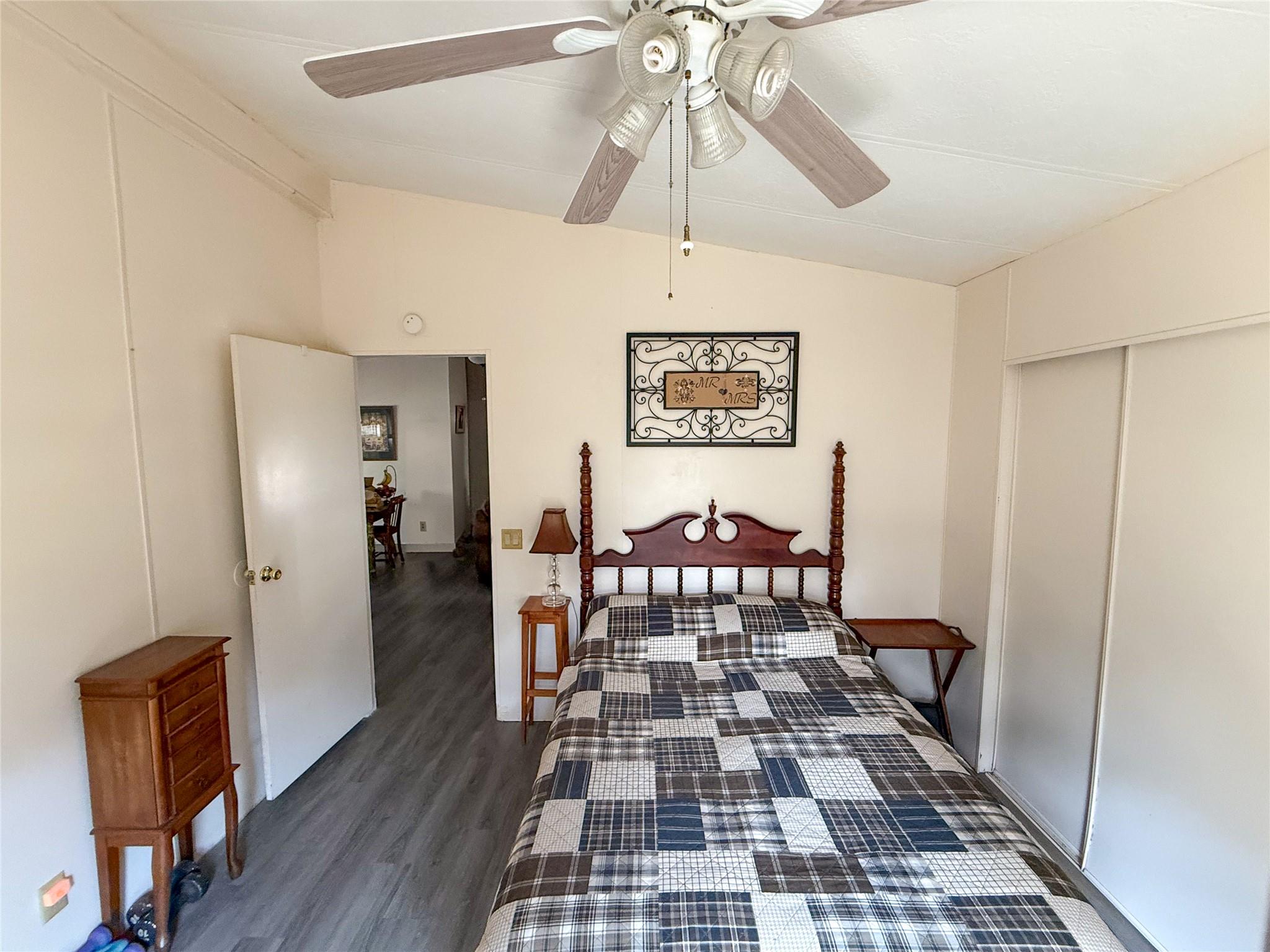 1055 N Franklin St Property Photo 18