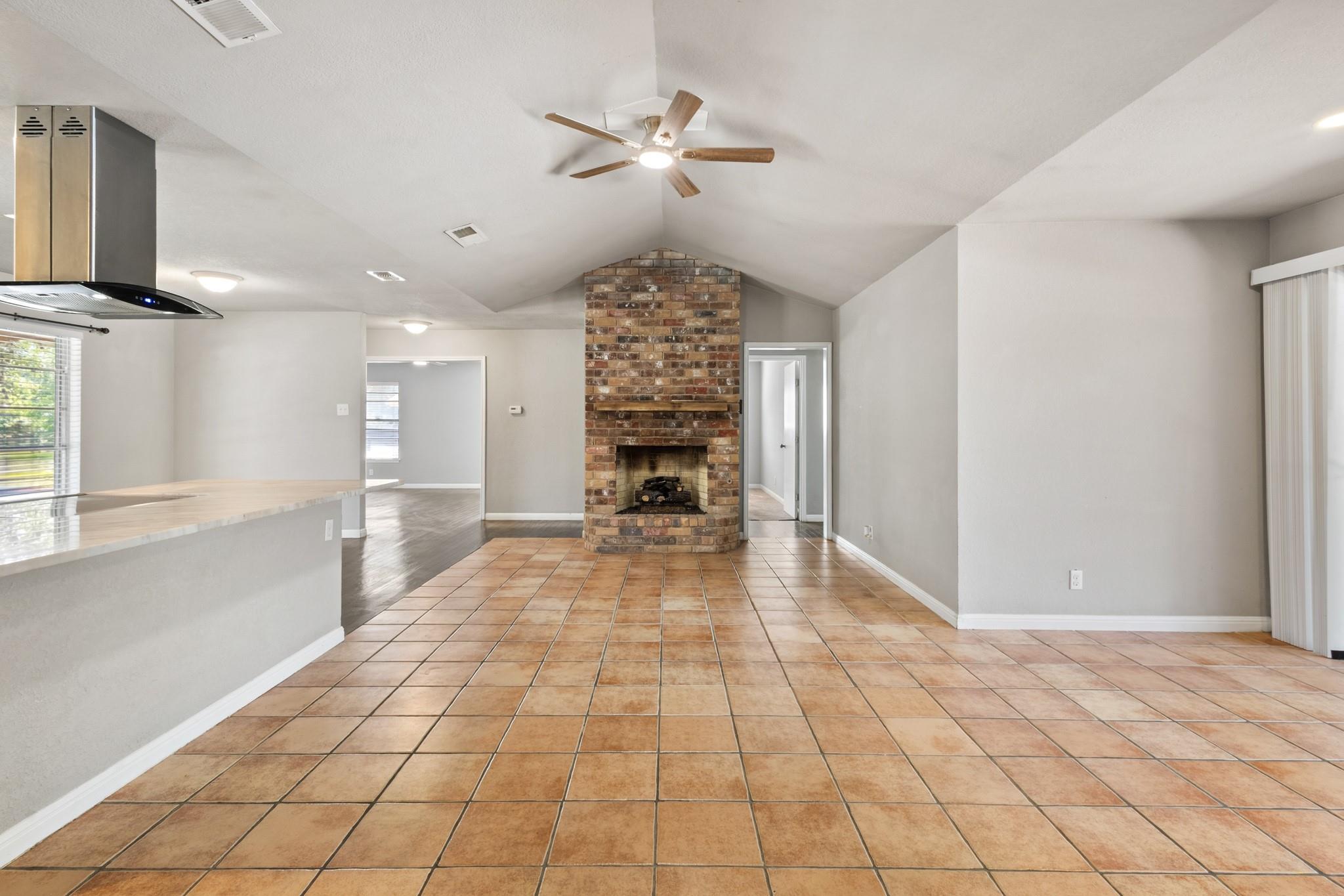 310 De Soto Dr Property Photo 11