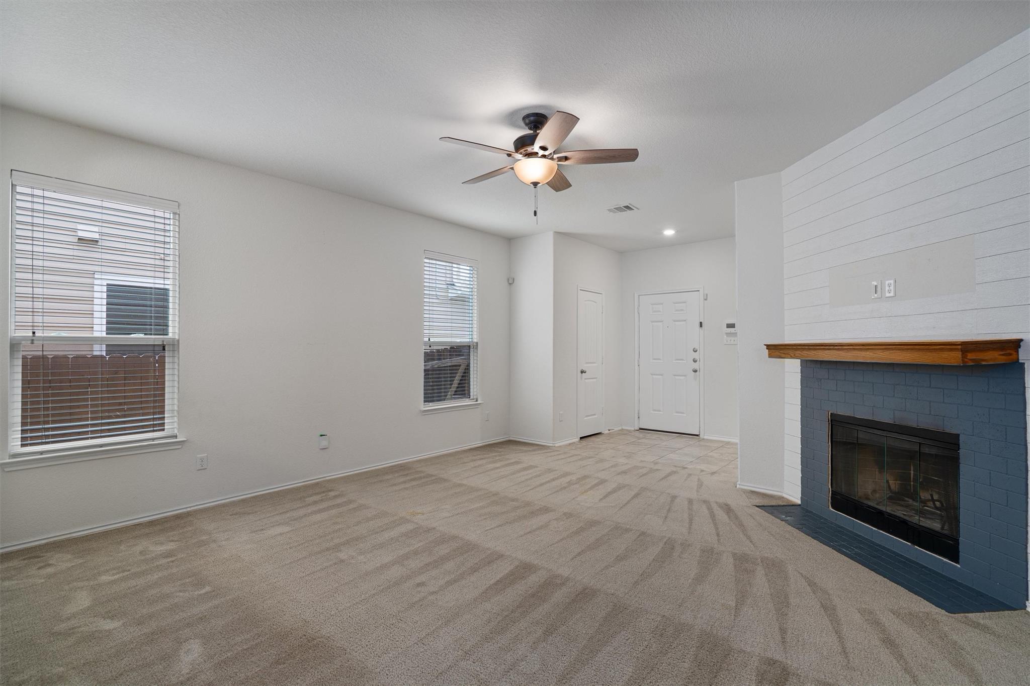 2950 E Old Settlers Blvd #37 Property Photo 5