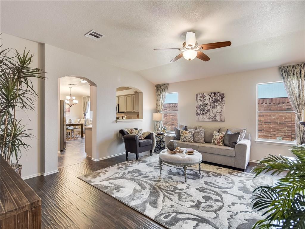 1512 Lady Grey Ave Property Photo 3