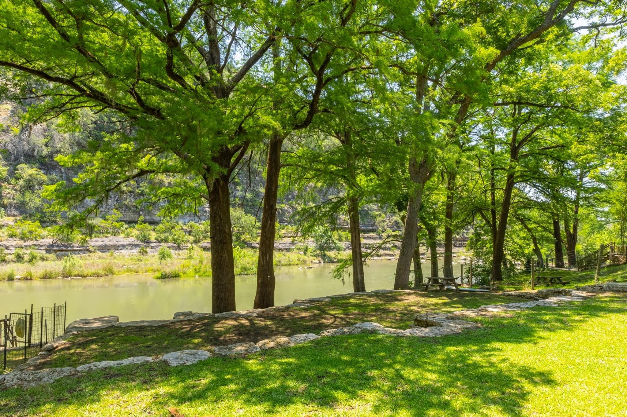 8560 River Rd Rd Property Photo 1