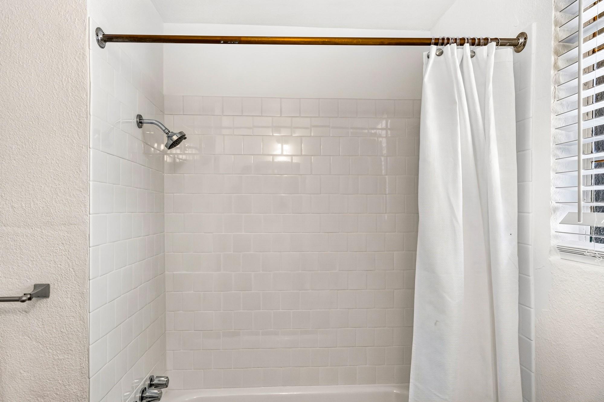 1064 Sycamore St Property Photo 12