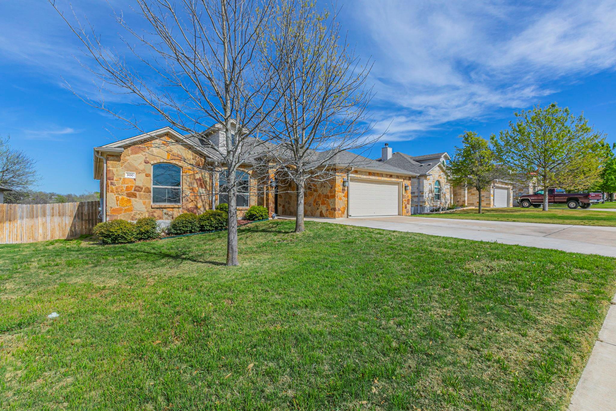 300 Magan Ln Property Photo 23