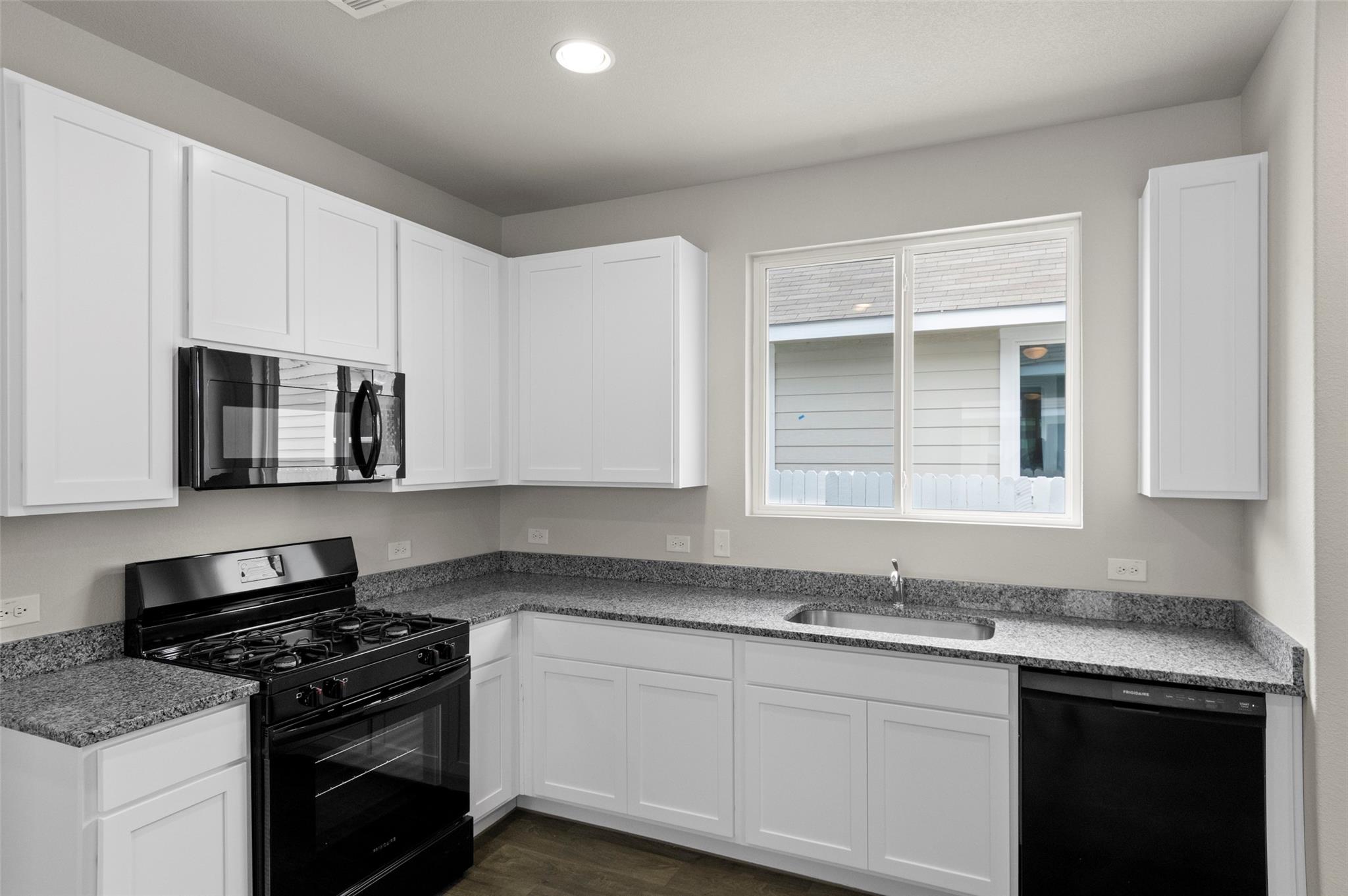 3073 Winding Creek Rd Property Photo 3