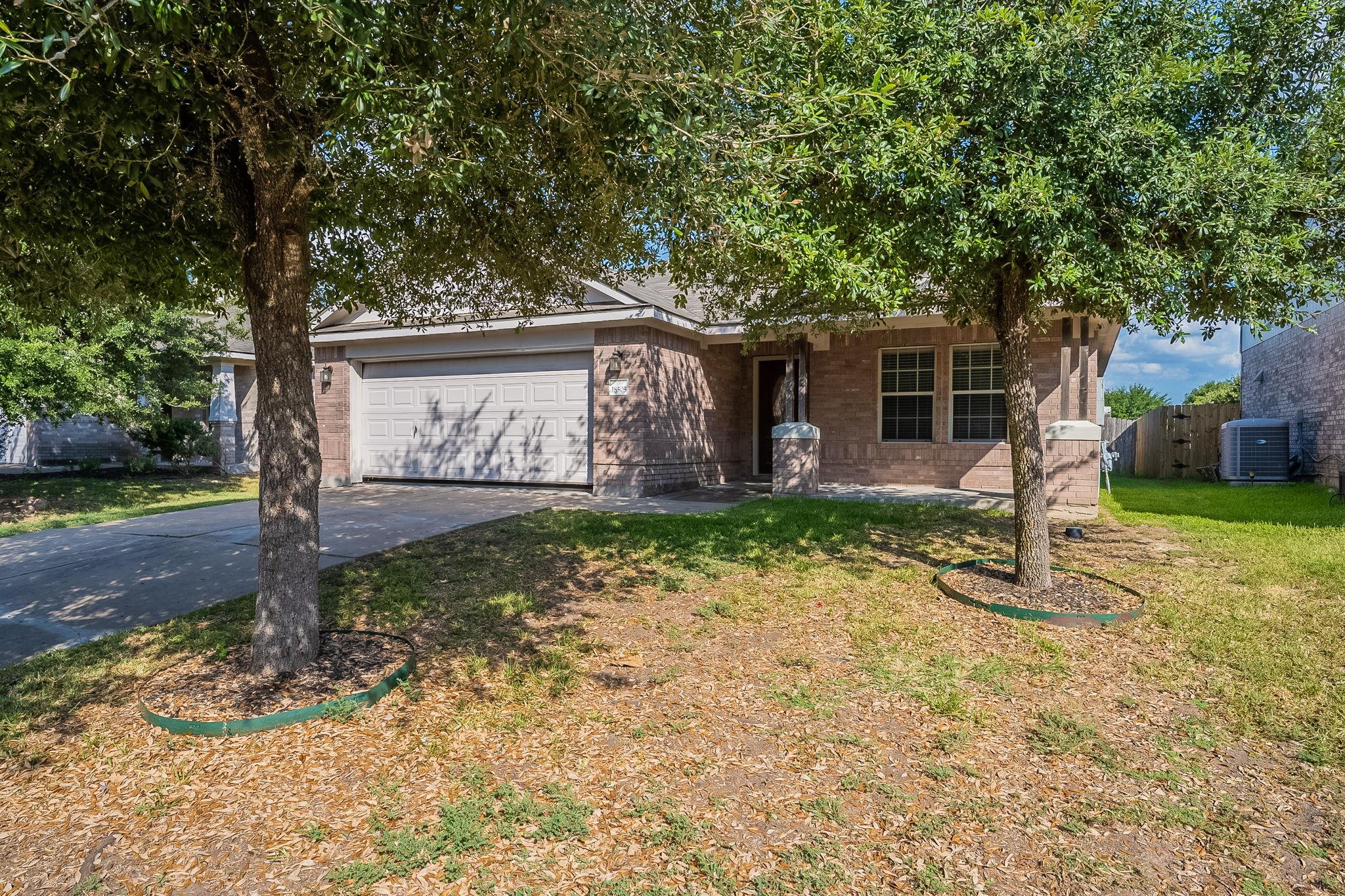 18505 Sandy Bottom Dr Property Photo 2