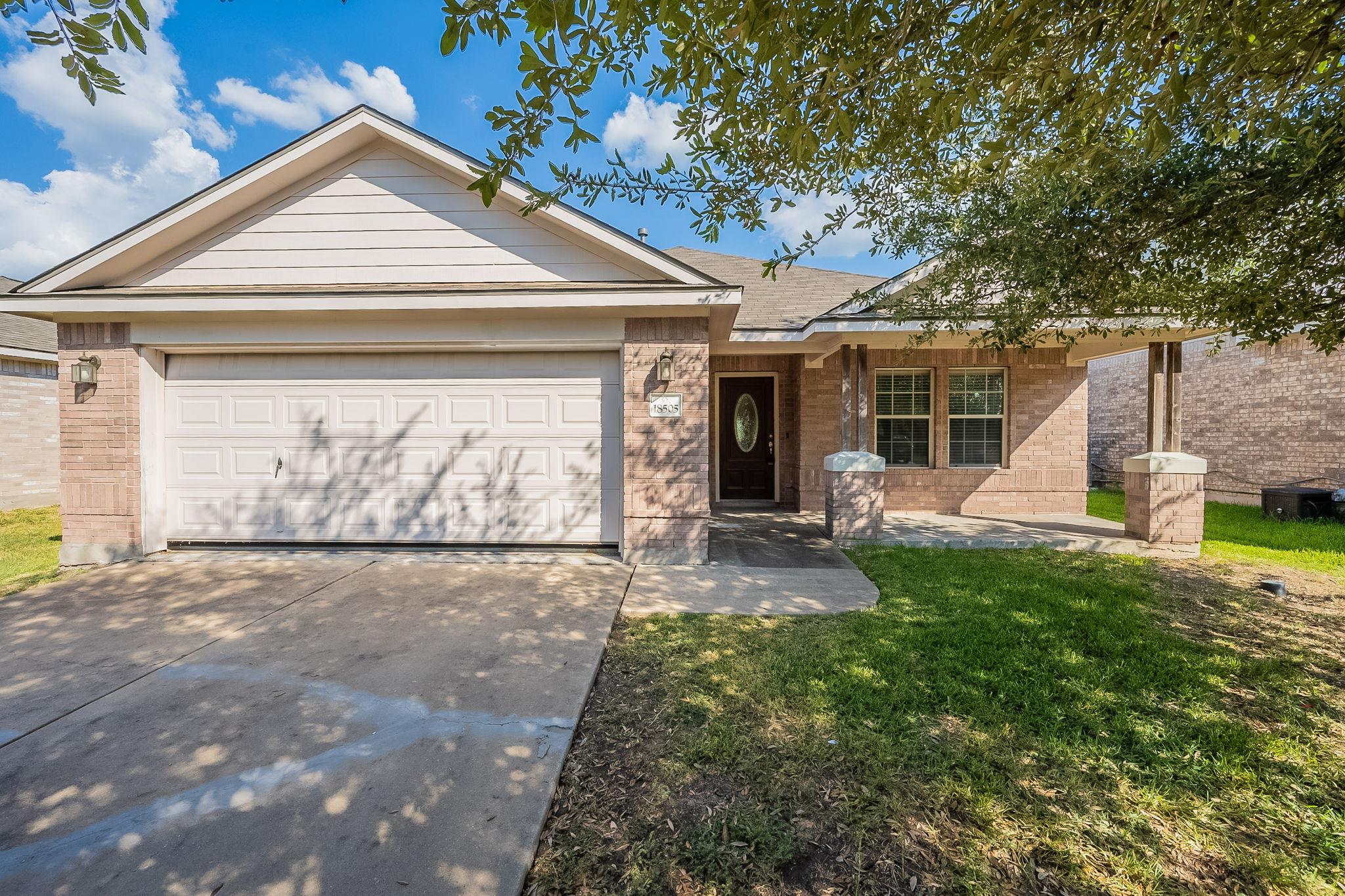 18505 Sandy Bottom Dr Property Photo 3