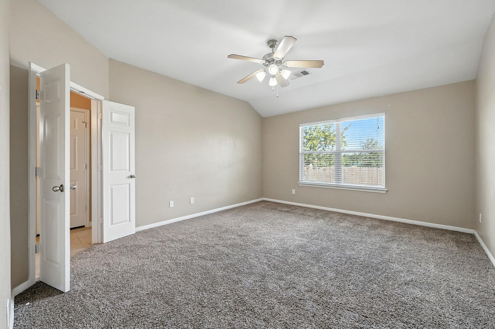 18505 Sandy Bottom Dr Property Photo 7