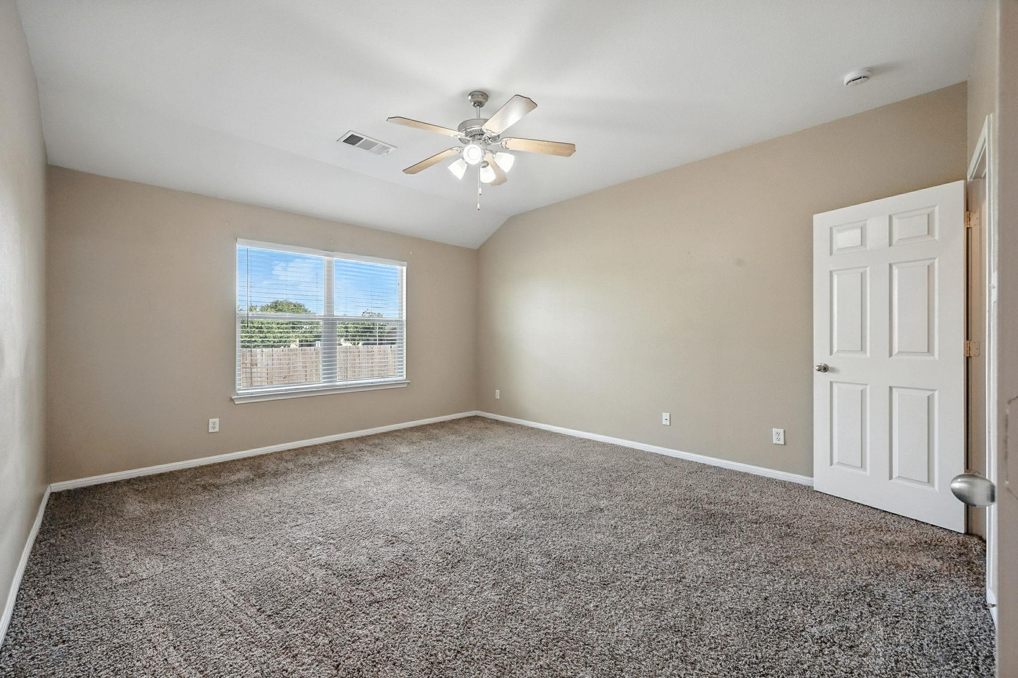 18505 Sandy Bottom Dr Property Photo 8