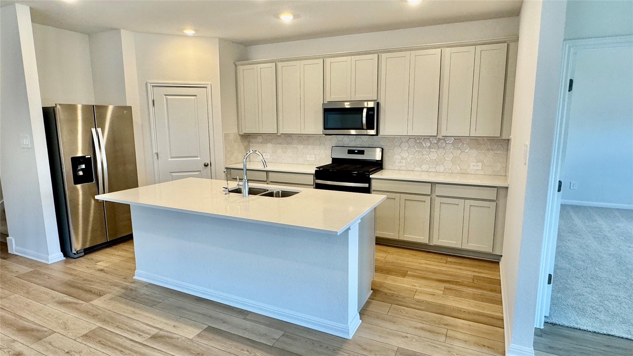 115 Fossil Dr Property Photo 2