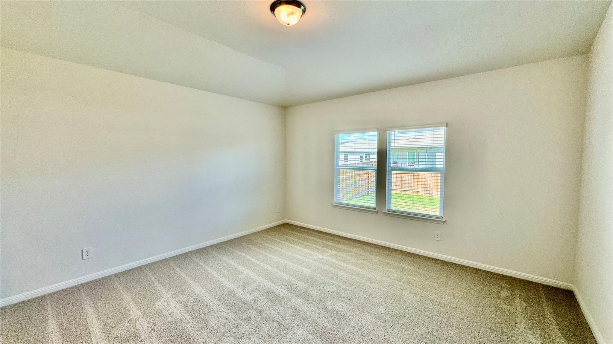 115 Fossil Dr Property Photo 3