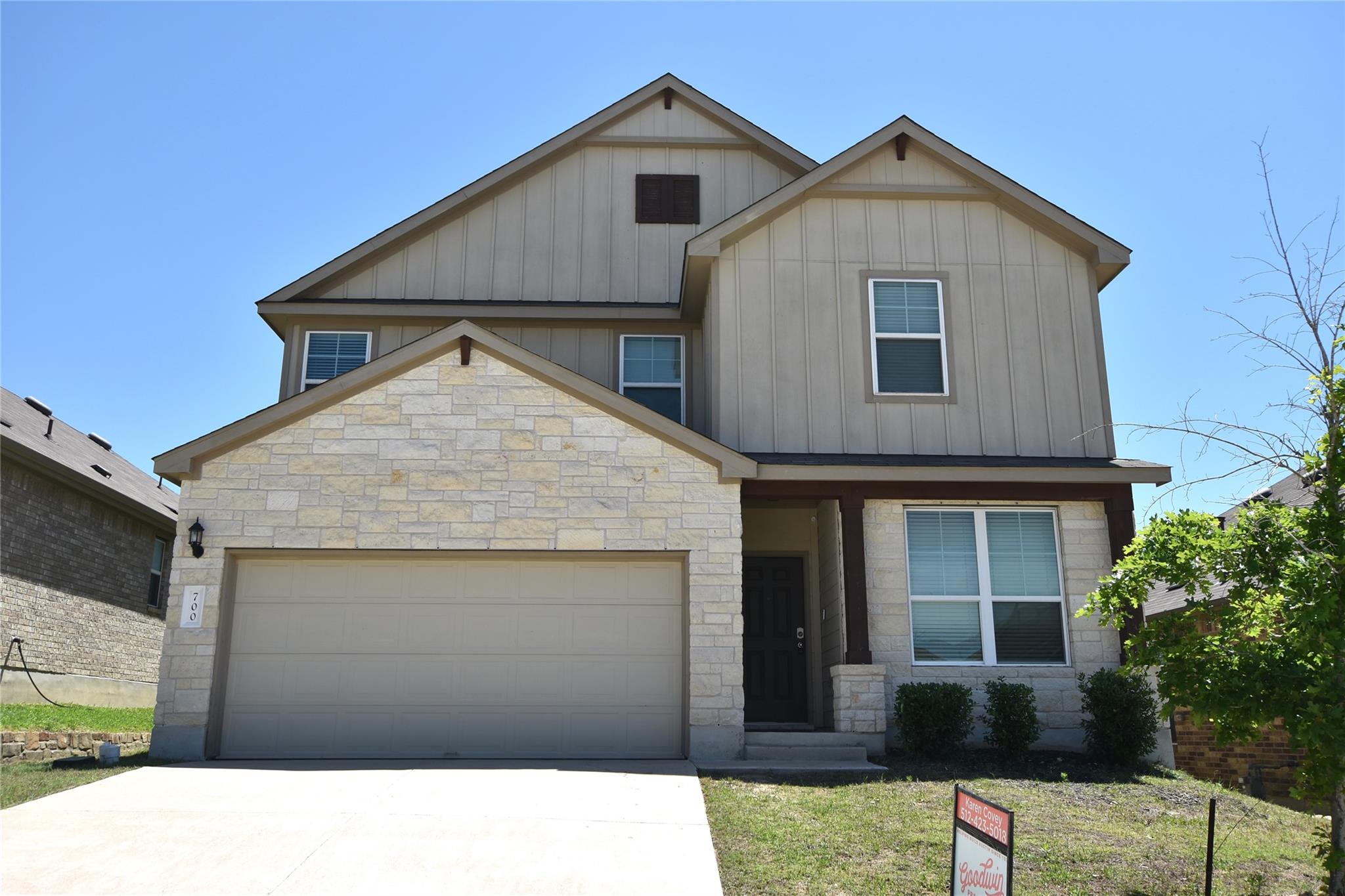 700 Bayberry Cir Property Photo