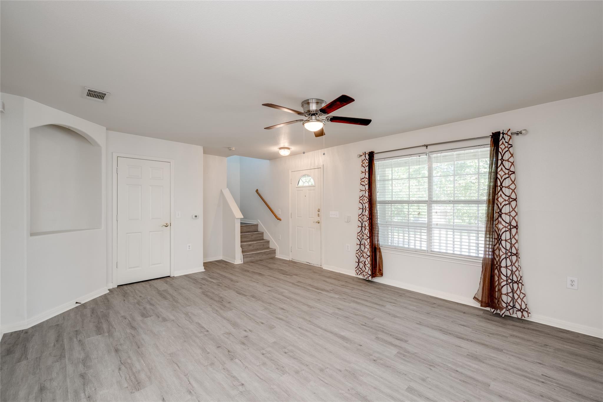 6117 Perlita Dr Property Photo 3