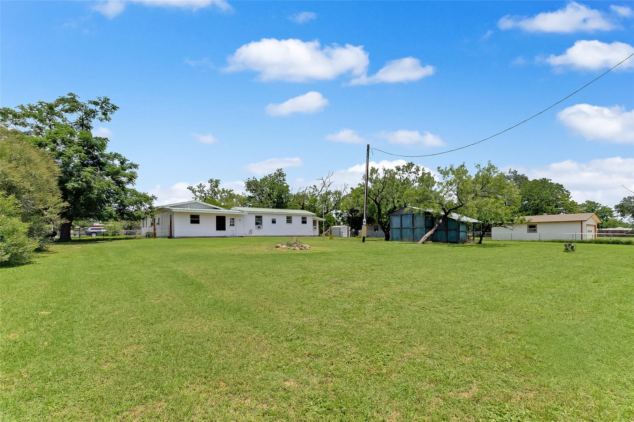 222 Bluebonnet Dr Property Photo 1