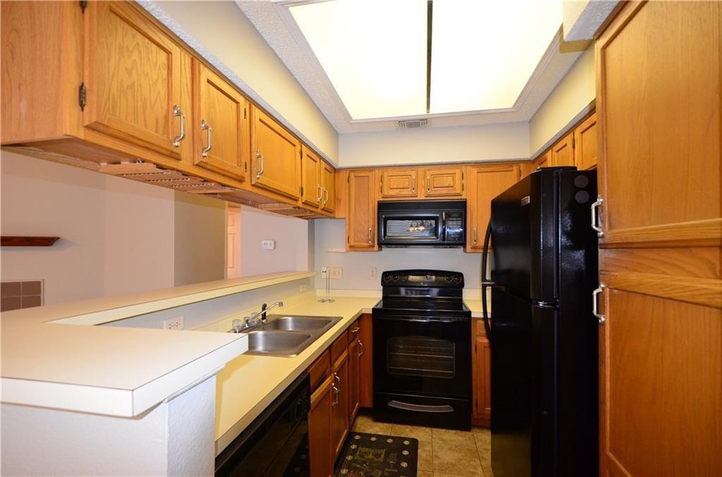 915 W 23rd St #201 Property Photo 6