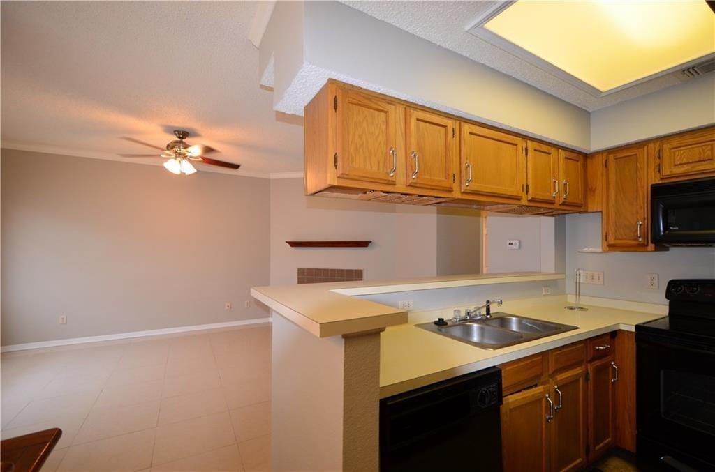 915 W 23rd St #201 Property Photo 7