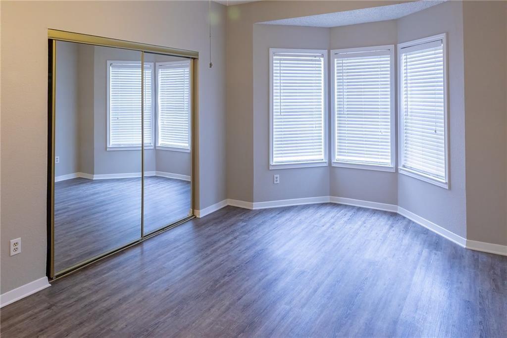 915 W 23rd St #201 Property Photo 9