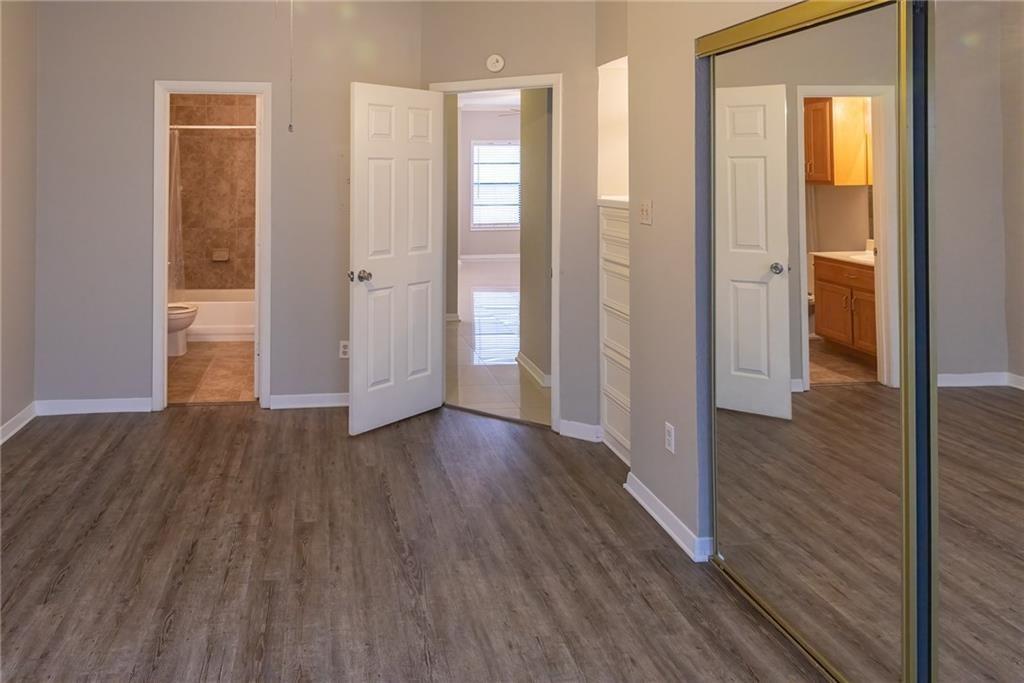 915 W 23rd St #201 Property Photo 12