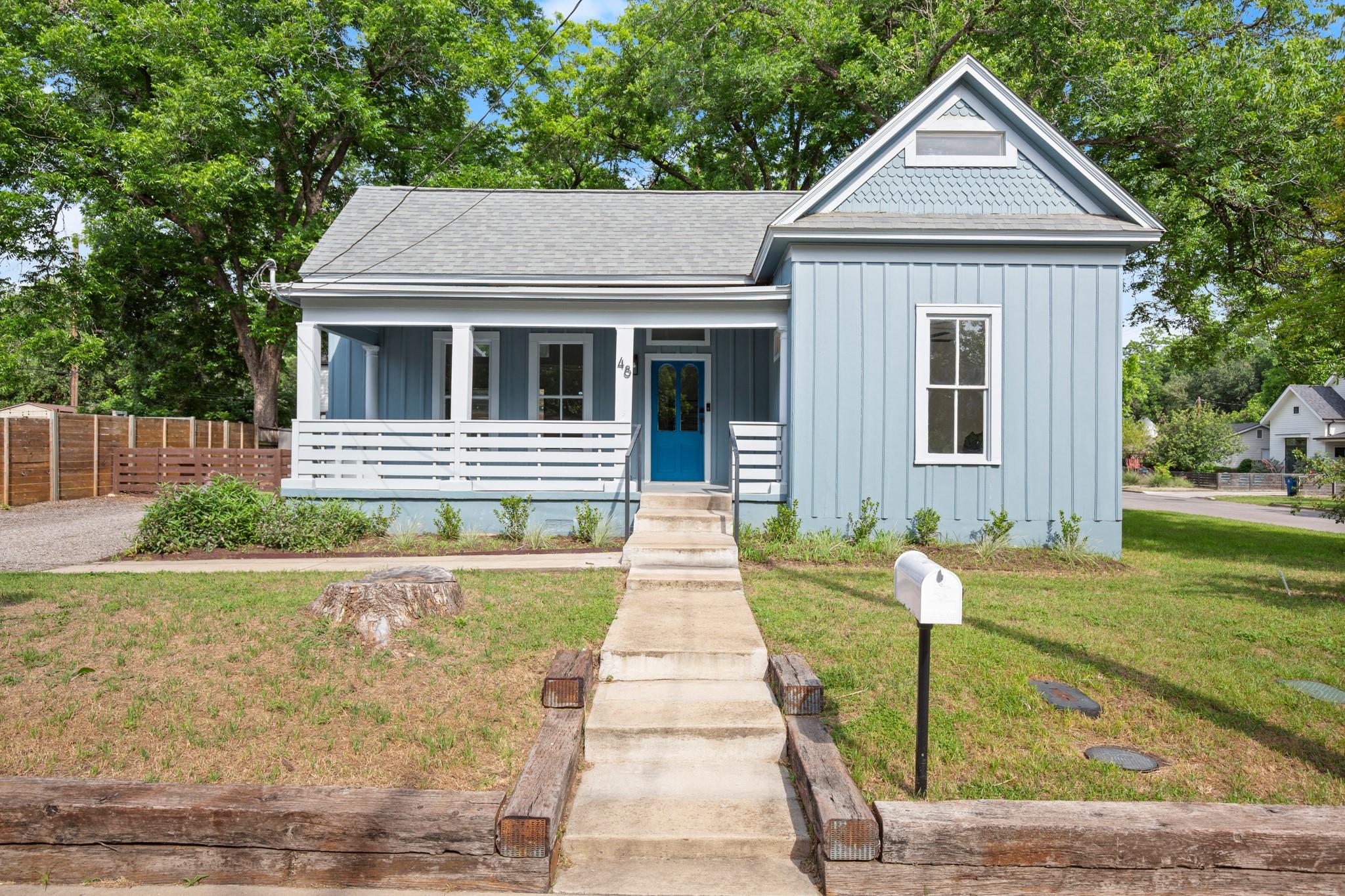 48 Chicon St Property Photo