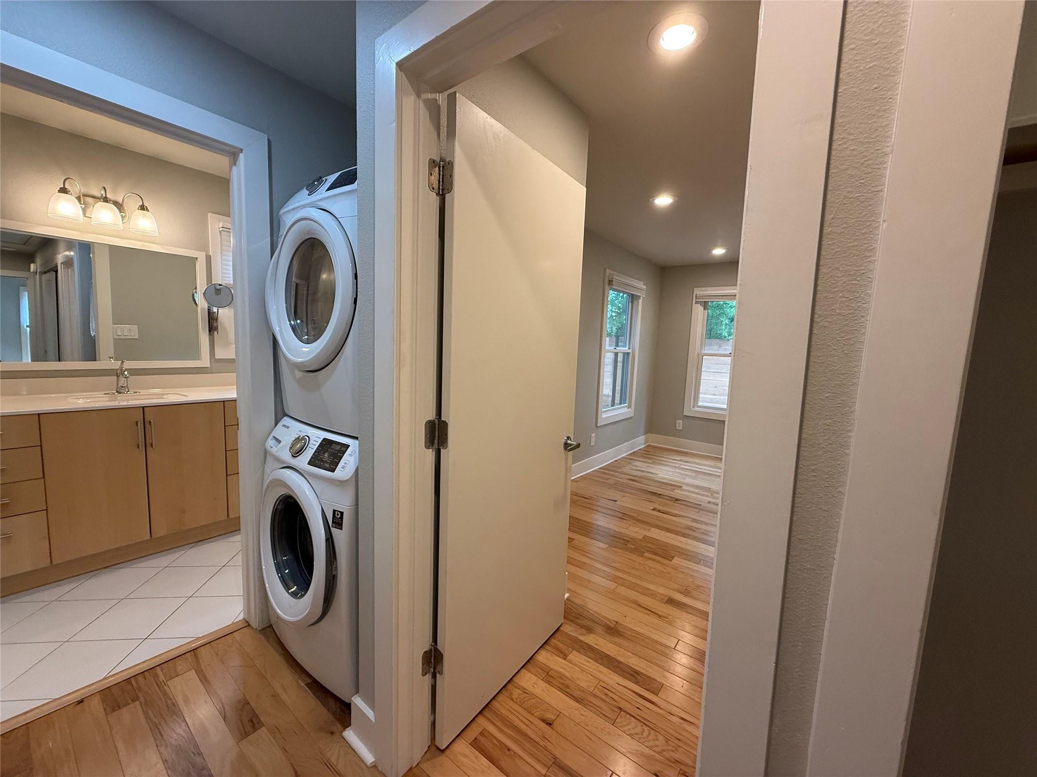 2105 Kinney Ave #b Property Photo 6
