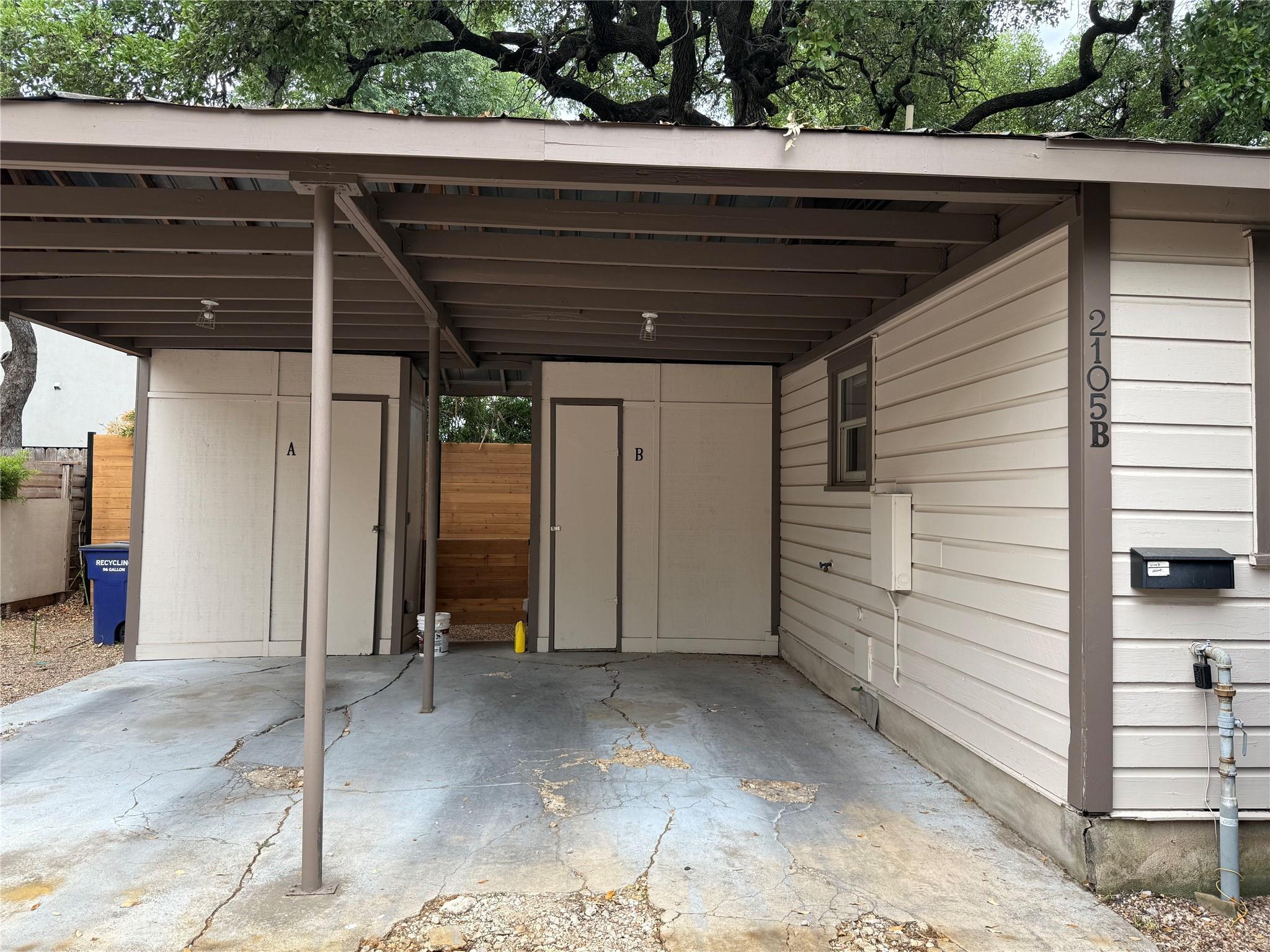 2105 Kinney Ave #b Property Photo 9