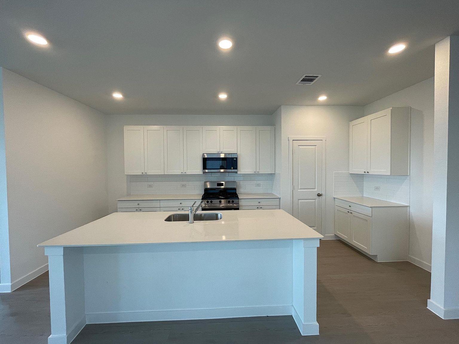 433 Sormonne Loop Property Photo 12