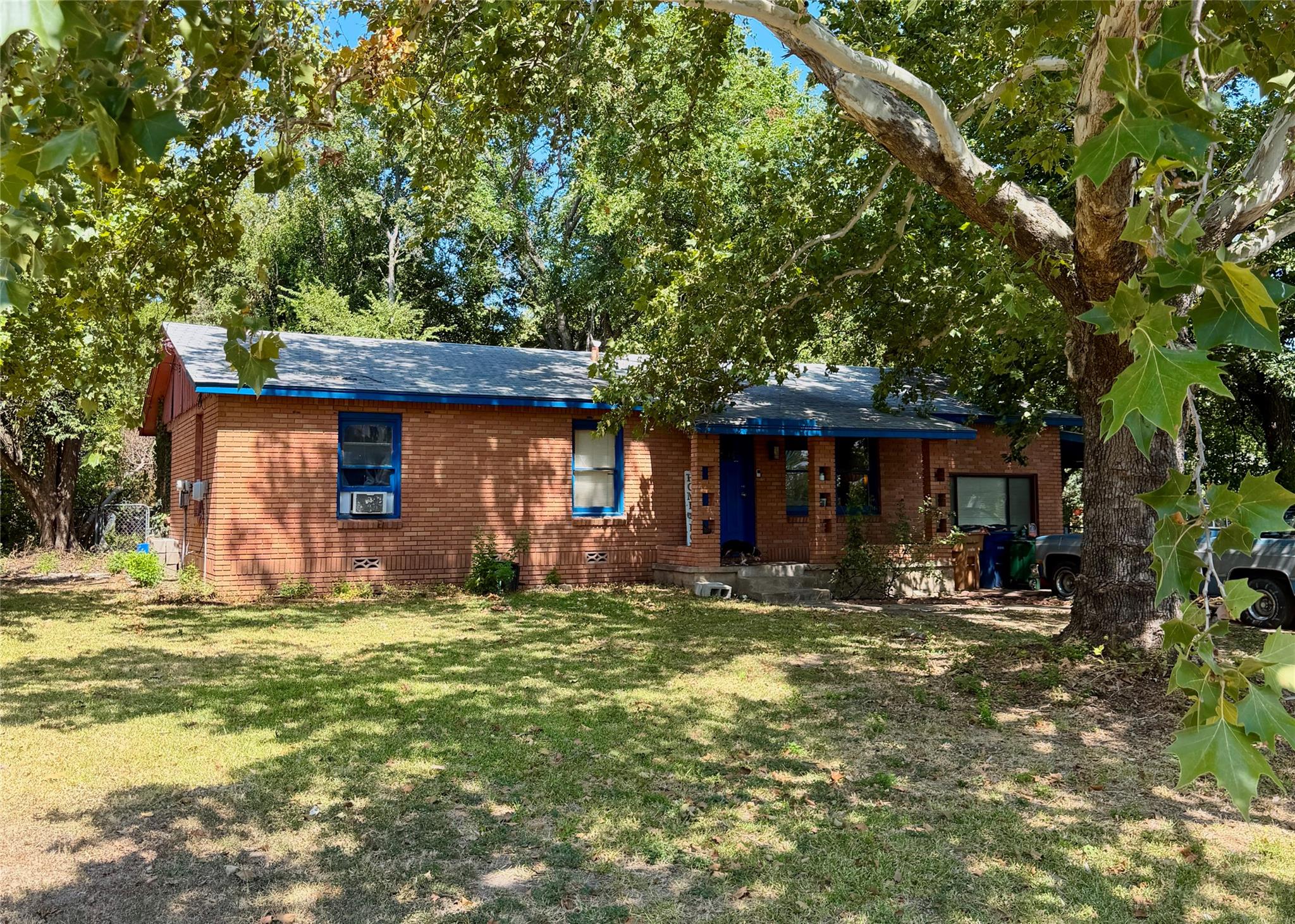 9106 Capitol Dr Property Photo 1