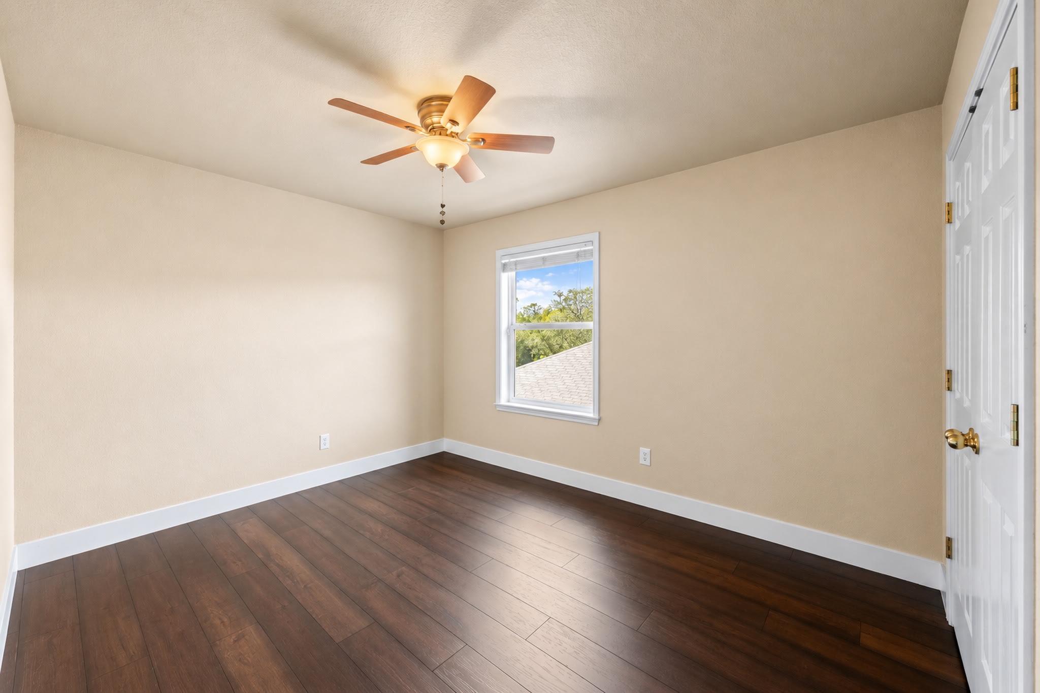 8901 Ovalla Dr Property Photo 29