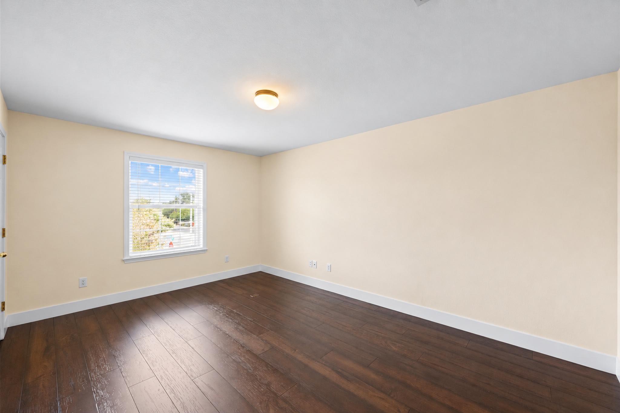 8901 Ovalla Dr Property Photo 31