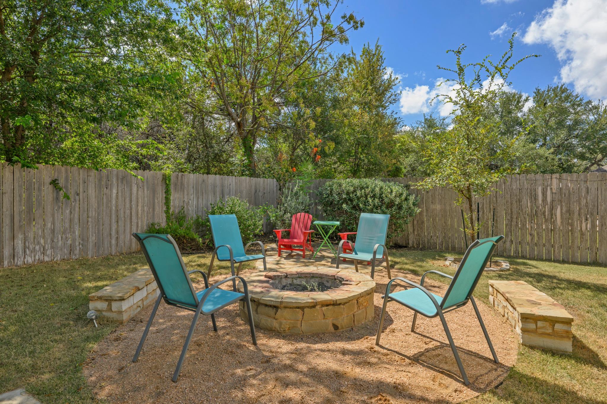 8901 Ovalla Dr Property Photo 39