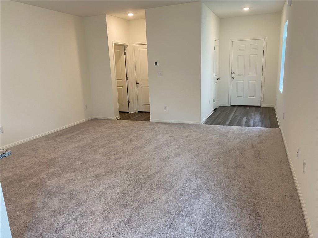 257 Thistle Ln Property Photo 4