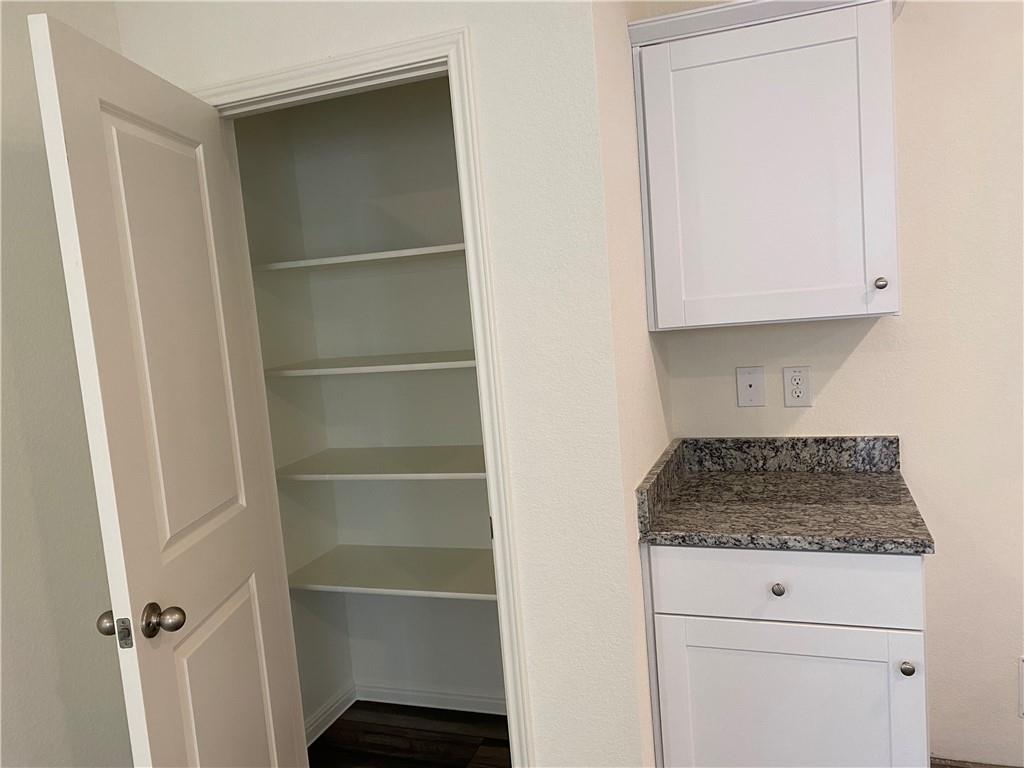 257 Thistle Ln Property Photo 6