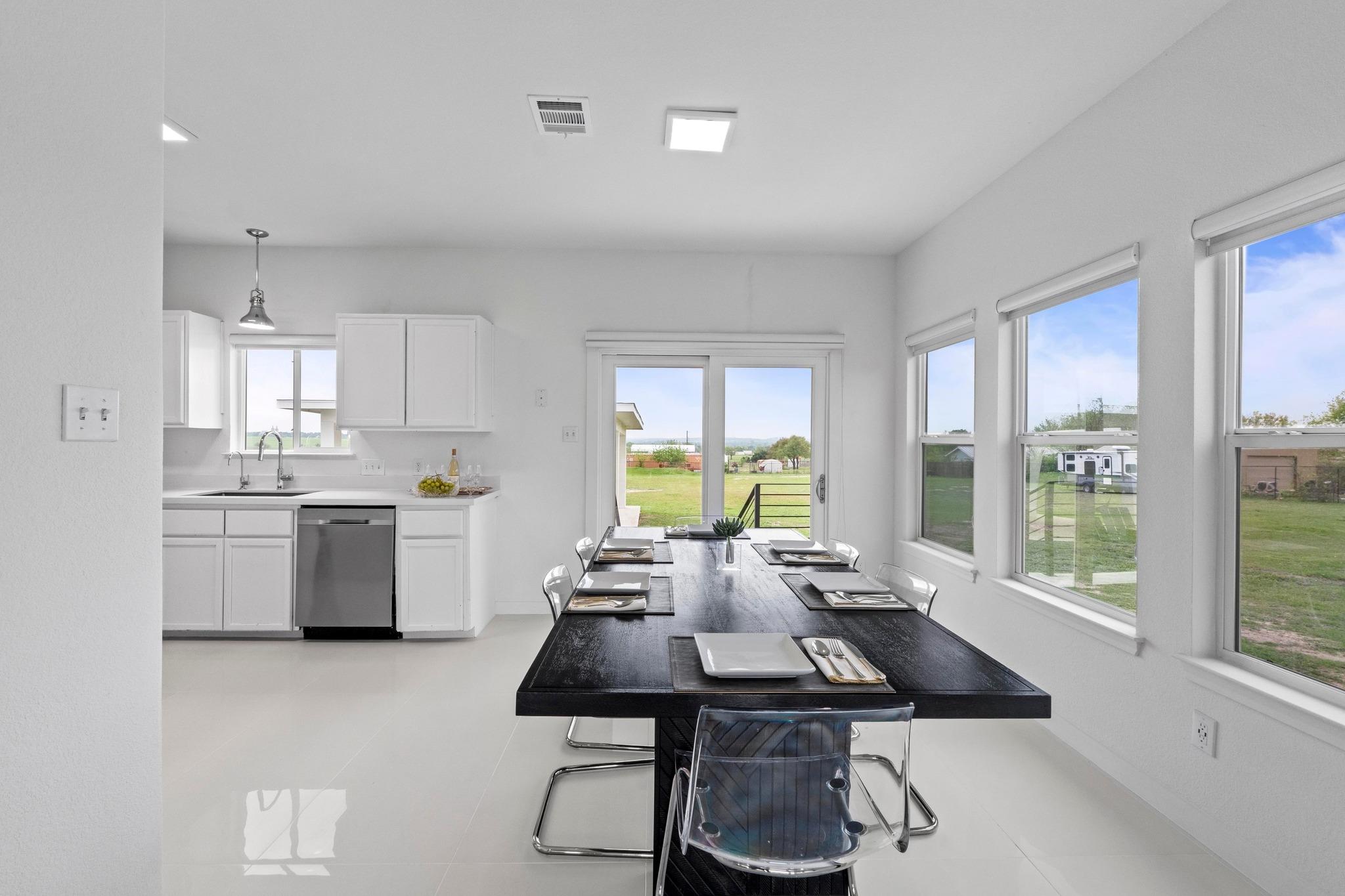 150 Huntclub Dr Property Photo 11