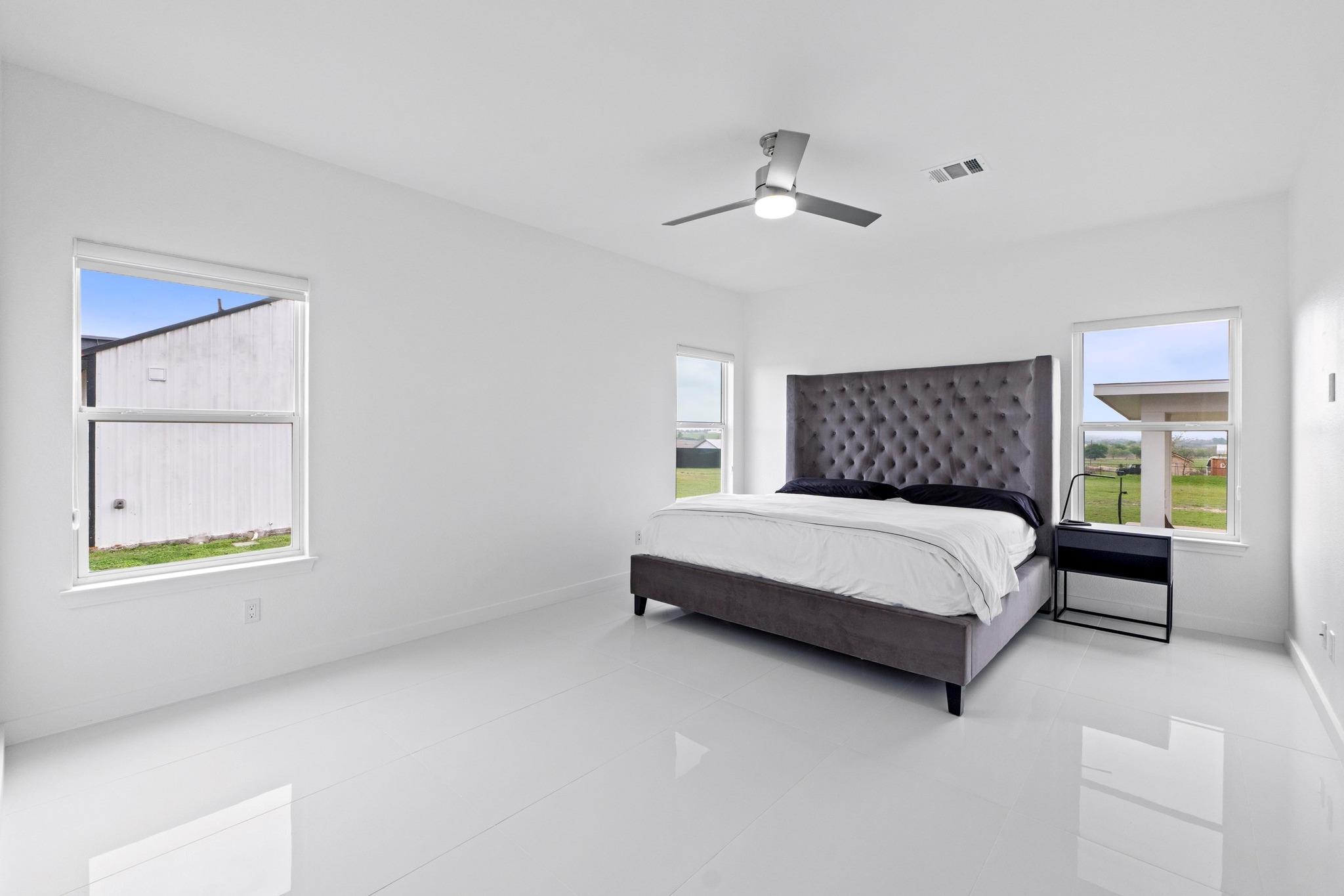 150 Huntclub Dr Property Photo 14