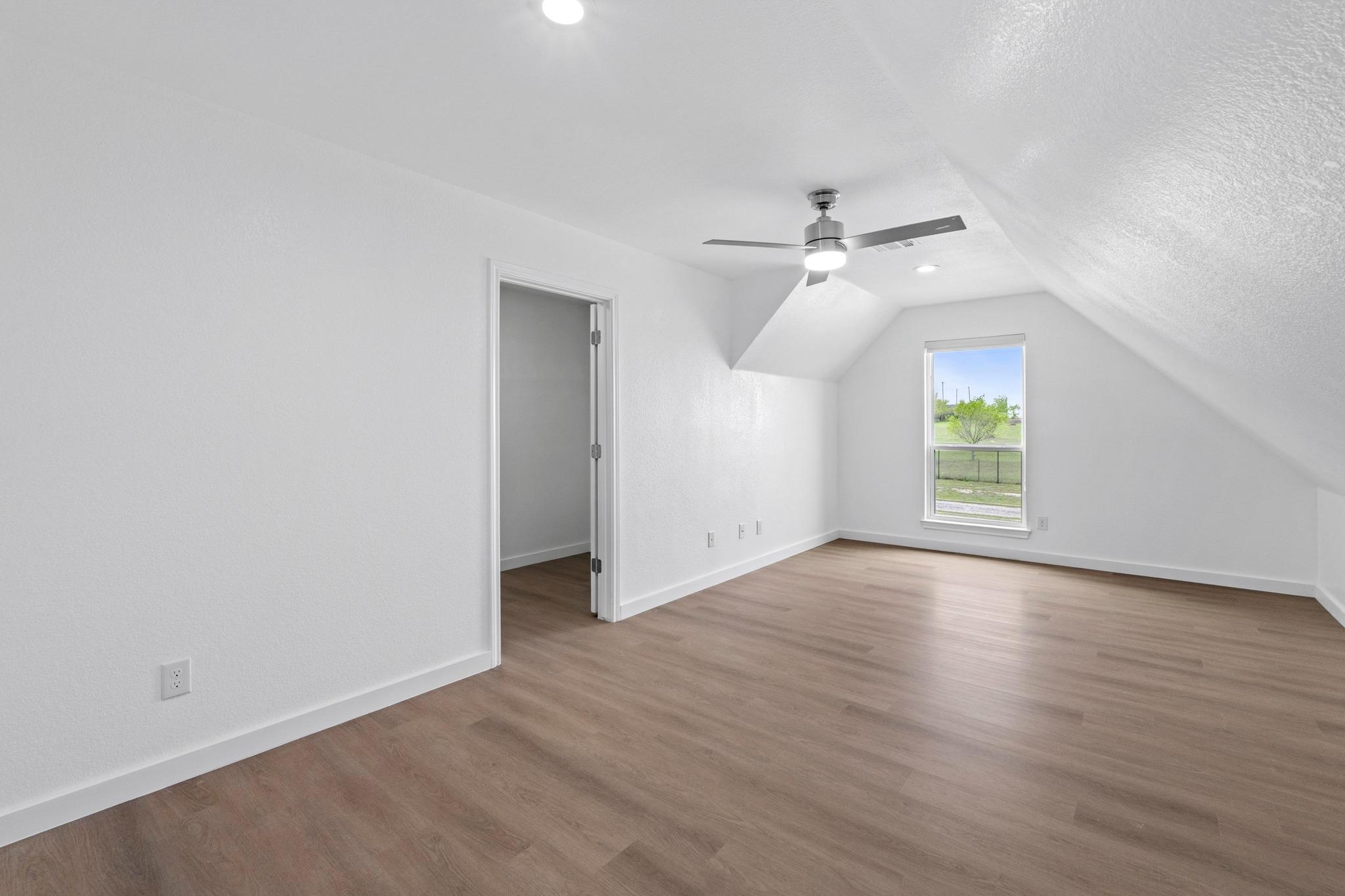 150 Huntclub Dr Property Photo 22