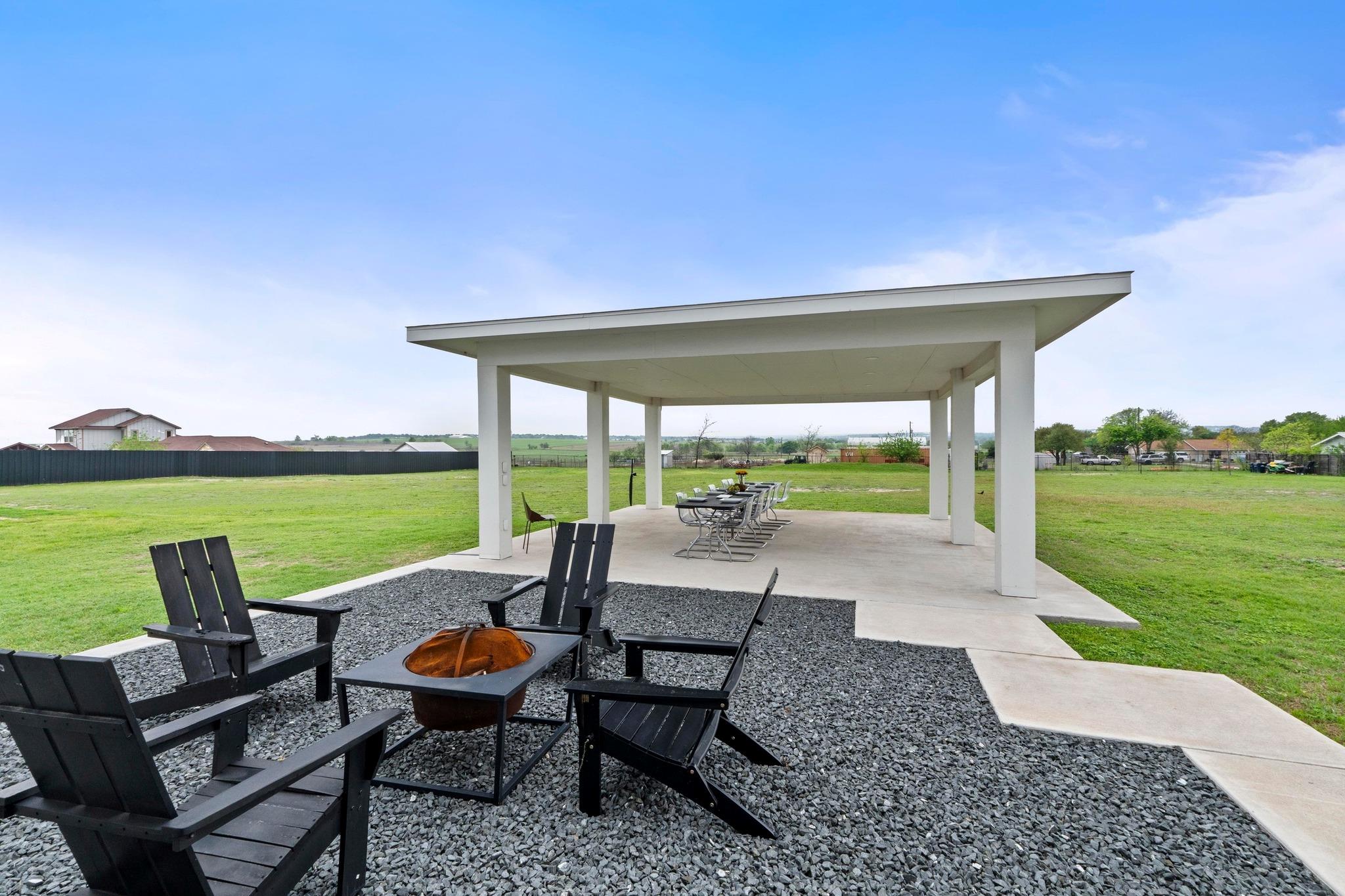 150 Huntclub Dr Property Photo 32