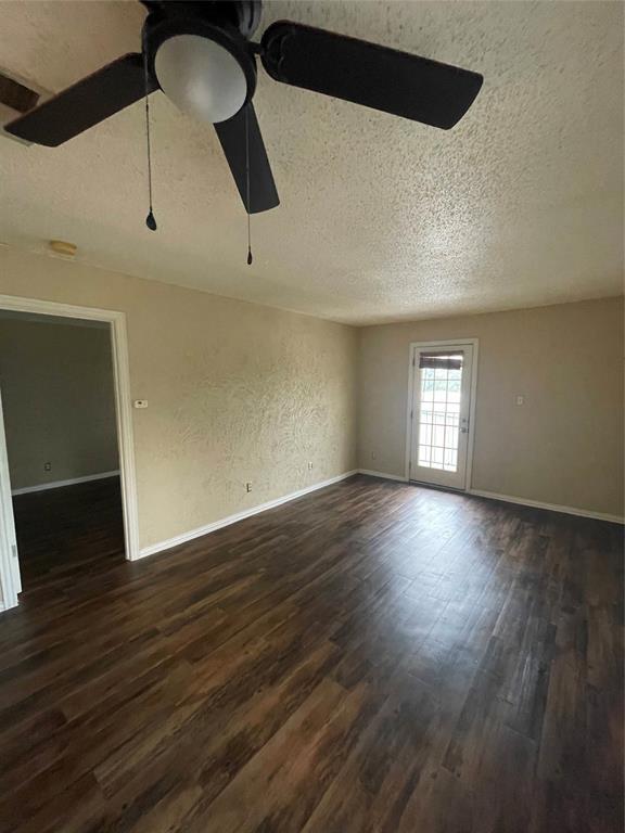 516 South Park Dr #201 Property Photo 4