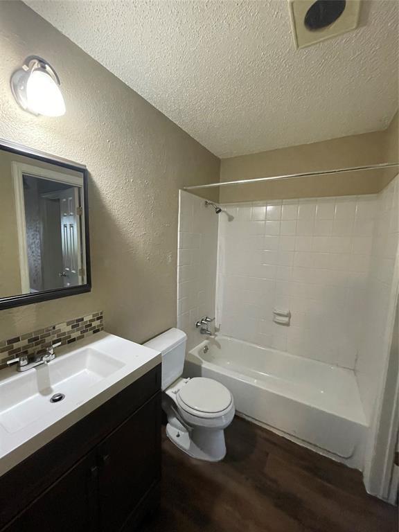 516 South Park Dr #201 Property Photo 8