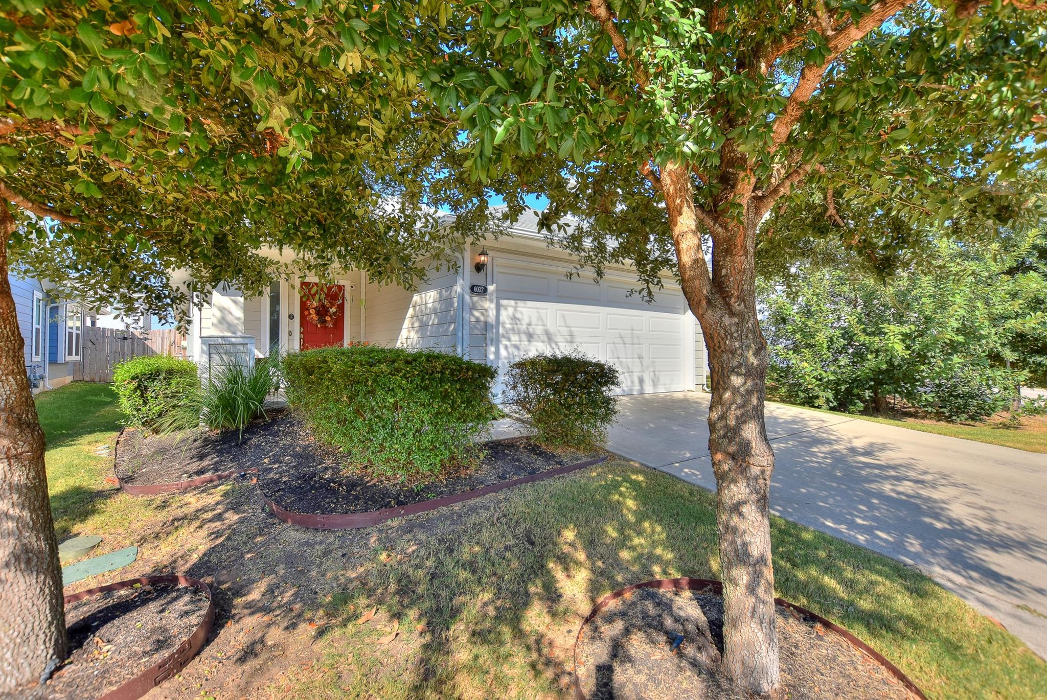 6032 Urbano Bnd Property Photo 2