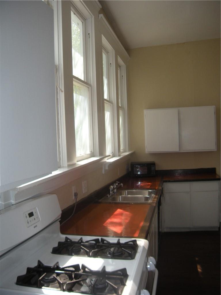 915 W 23rd St #c Property Photo 9