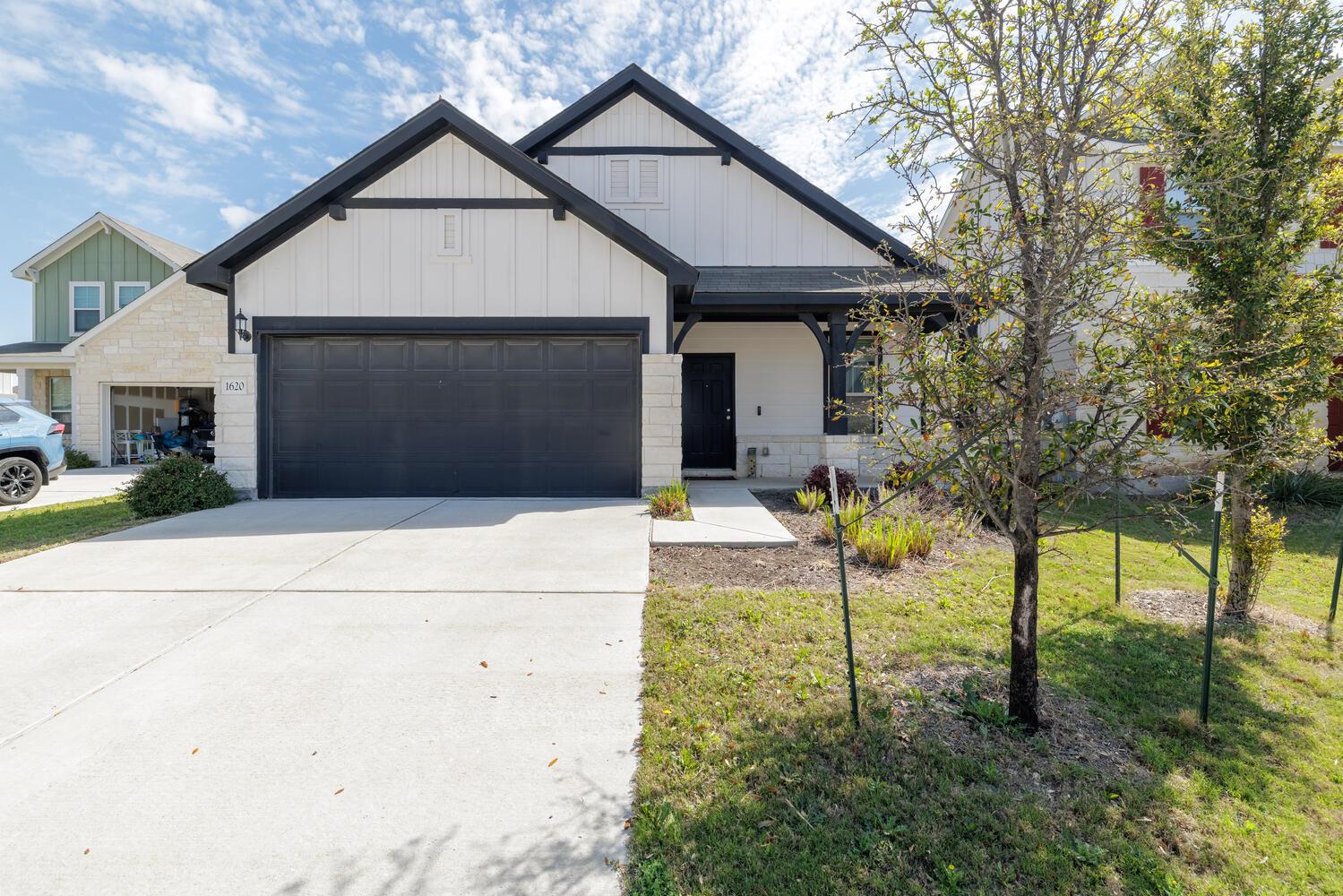 1620 Holly Lake Dr Property Photo 1